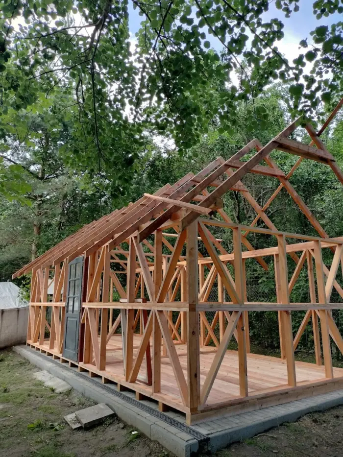 Konštrukcia 800 × 400 — fotografia 10